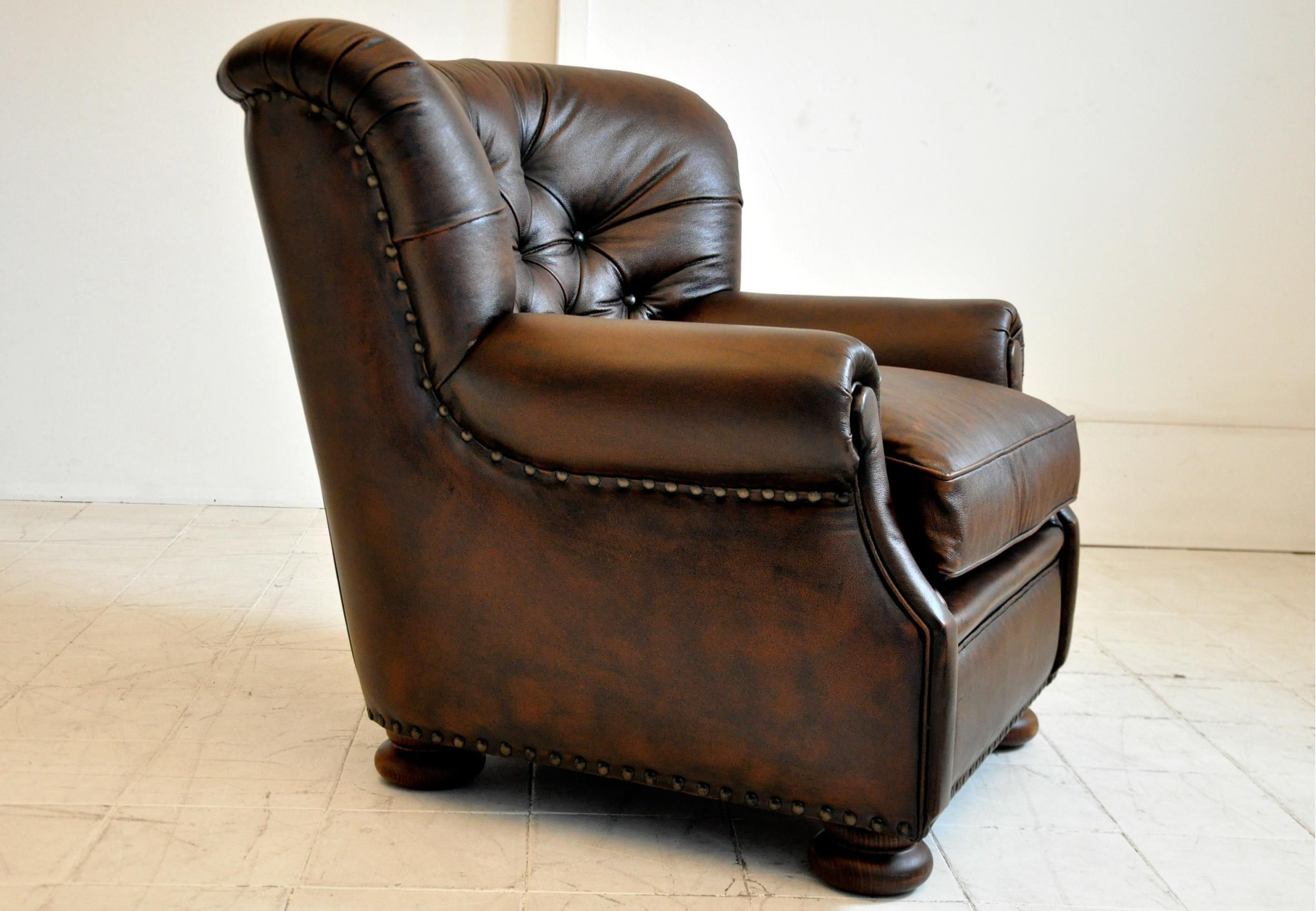 Sillón SOFT en piel natural | Butaca en cuero vintage | SofaHogar