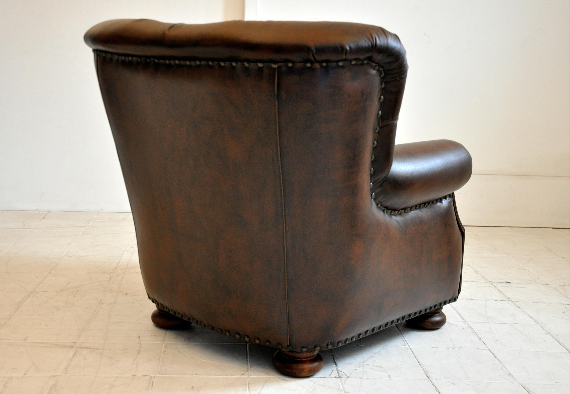 Sillón SOFT en piel natural | Butaca en cuero vintage | SofaHogar