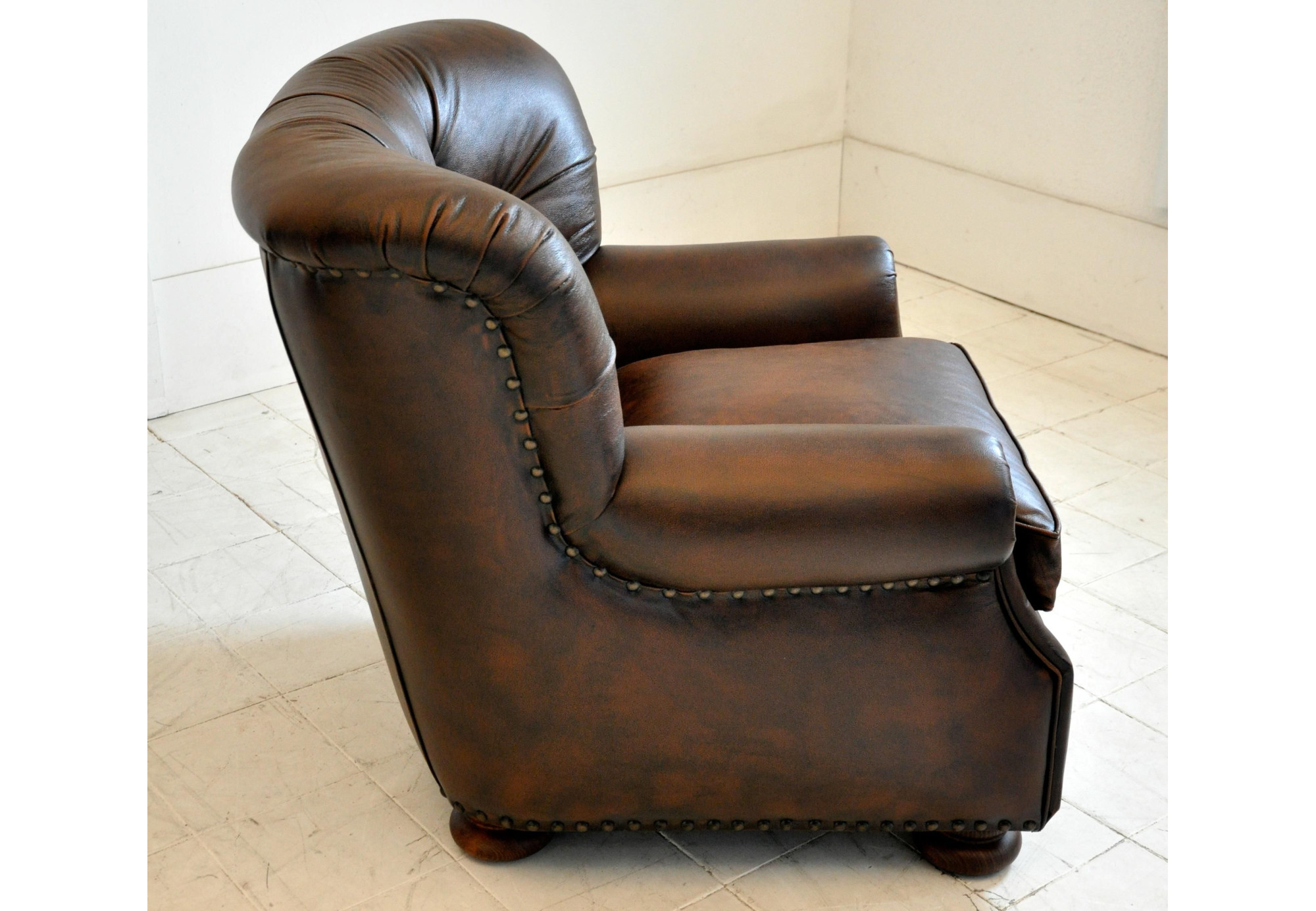 Sillón SOFT en piel natural | Butaca en cuero vintage | SofaHogar