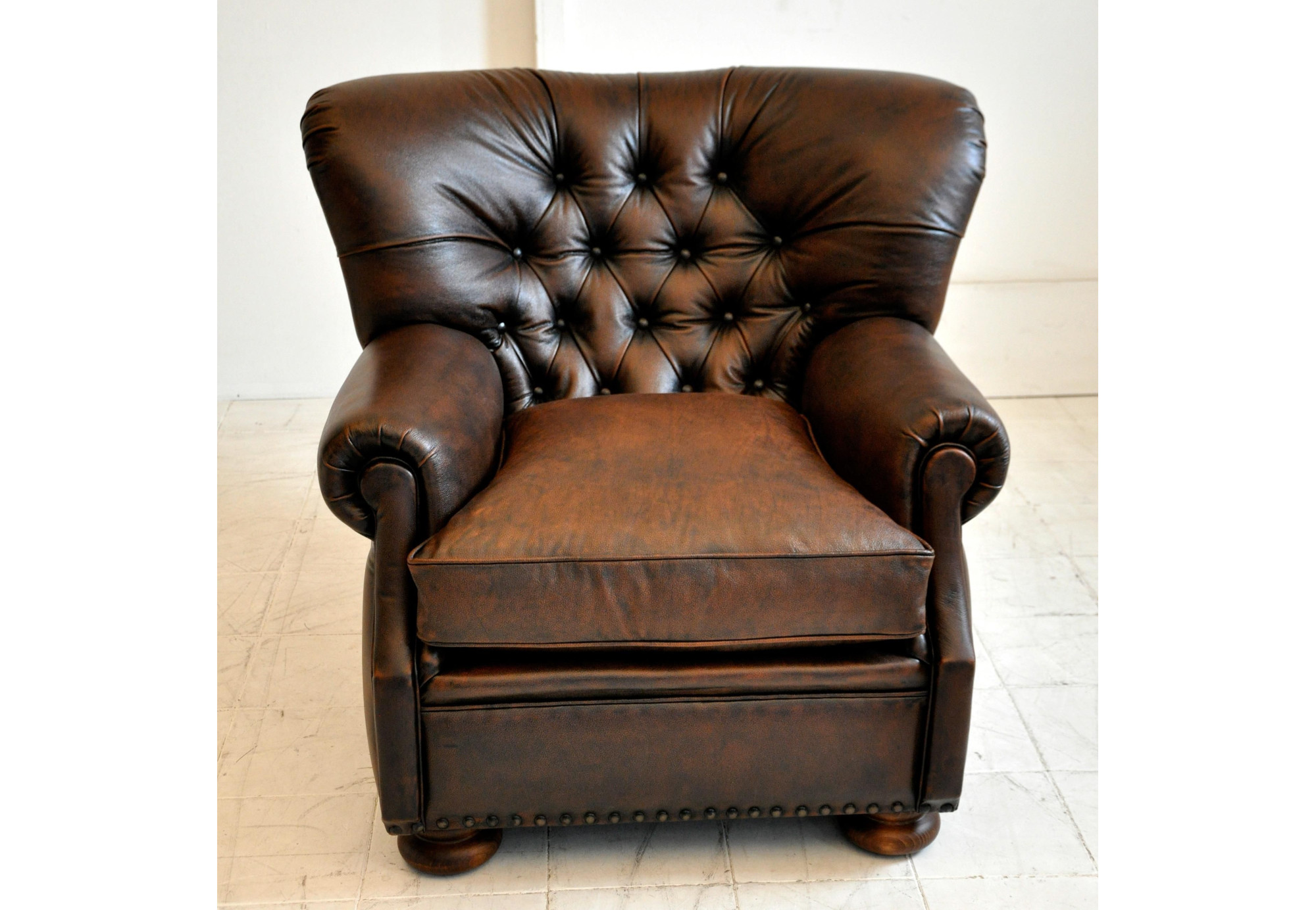 Sillón SOFT en piel natural | Butaca en cuero vintage | SofaHogar