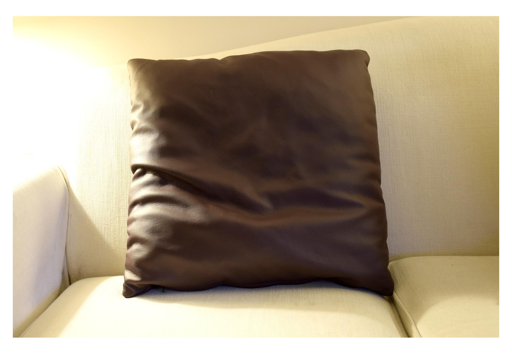 Cojines para tus sofás de piel auténtica | Cojines de piel | Sofahogar