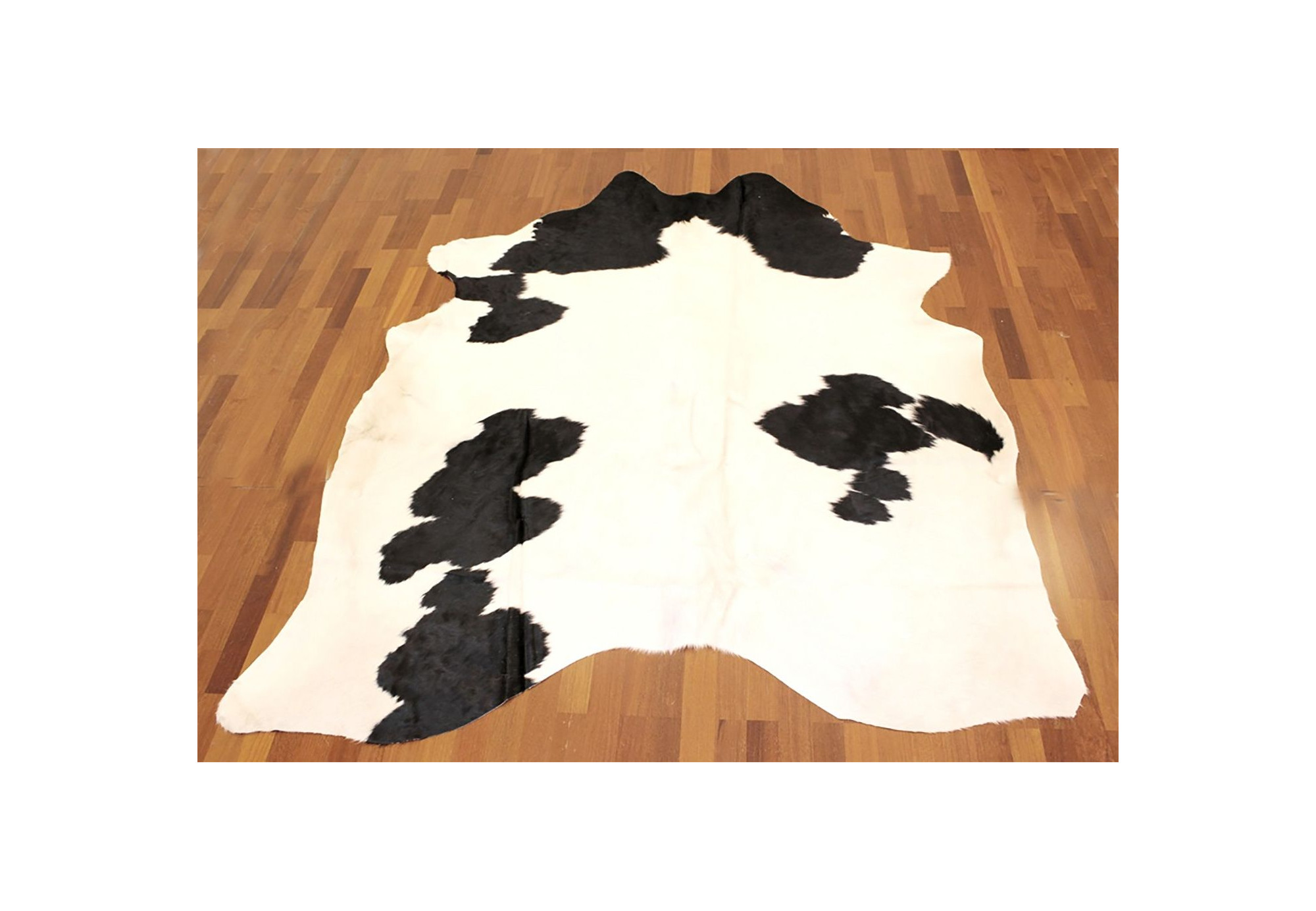 Alfombra de Piel de Toro Normando fabricada en España