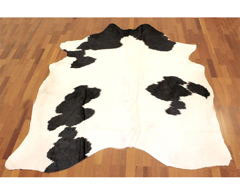 Alfombra de Piel de Toro Normando fabricada en España