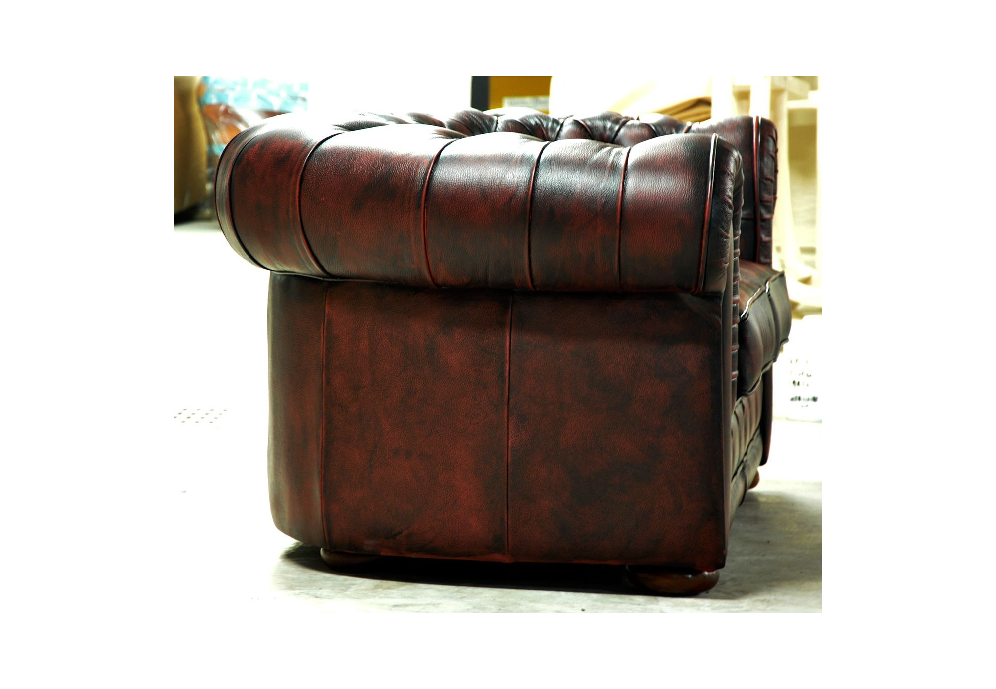 Sofá chester original en piel | Sofá chesterfield inglés | SofaHogar