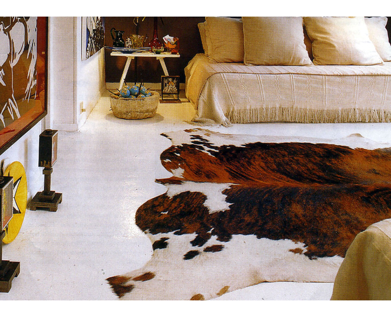 Alfombra de Piel de Toro Normando fabricada en España